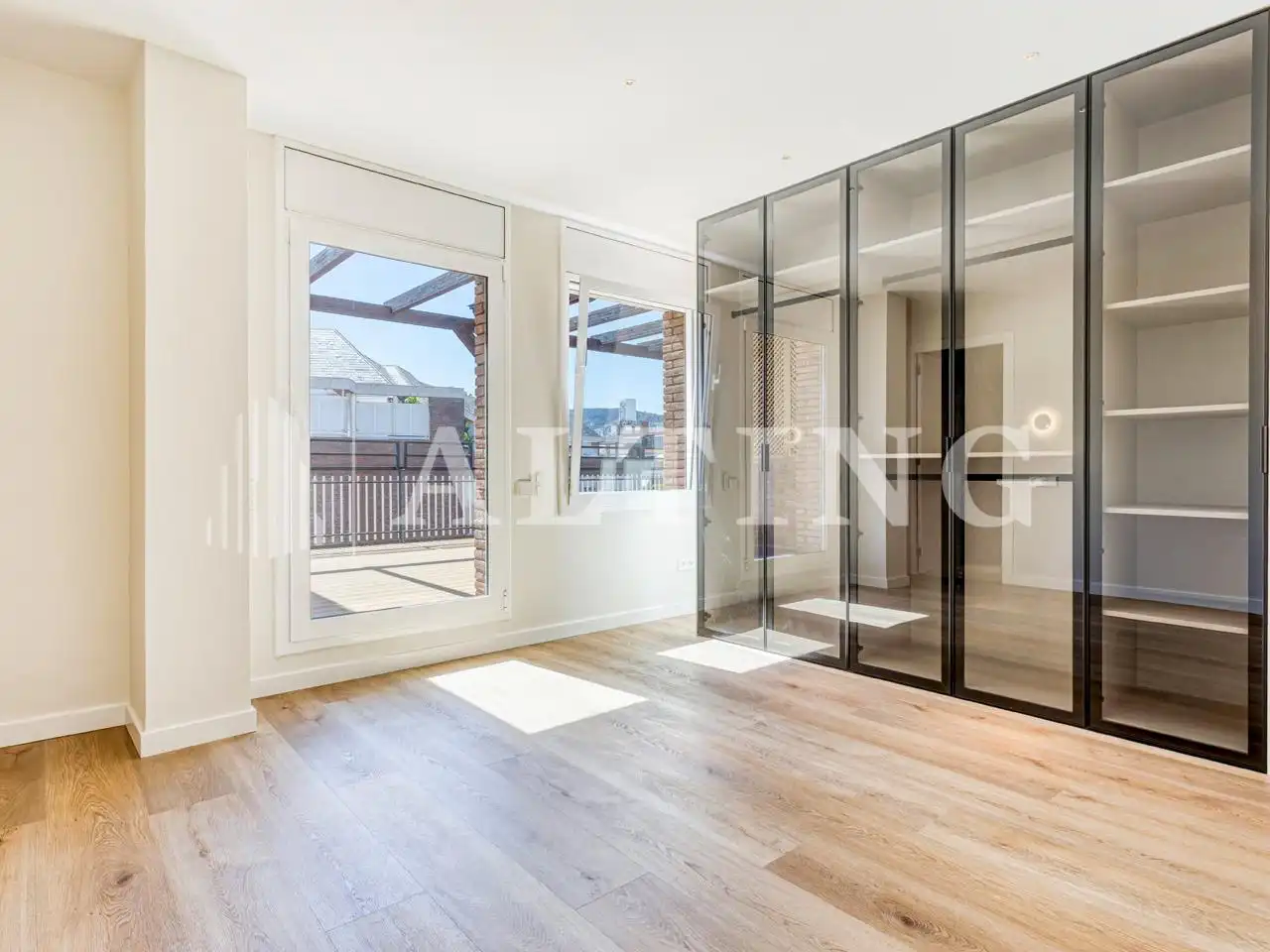 Vista exterior de Piso de alquiler en Barcelona con Aire acondicionado, Calefacción y Parquet