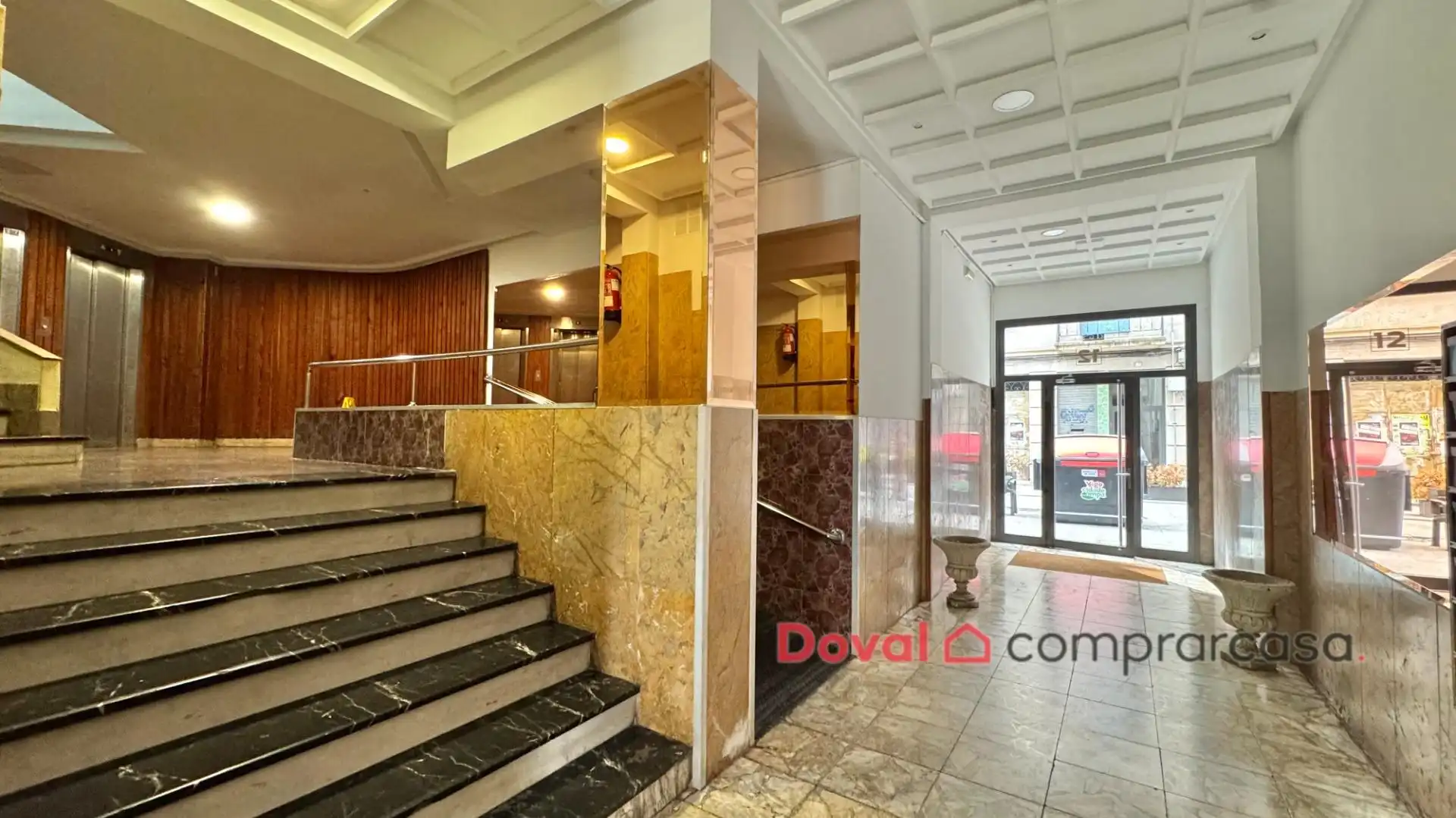 Piso con terraza en venta en Calle Calle Portela, imagen 3