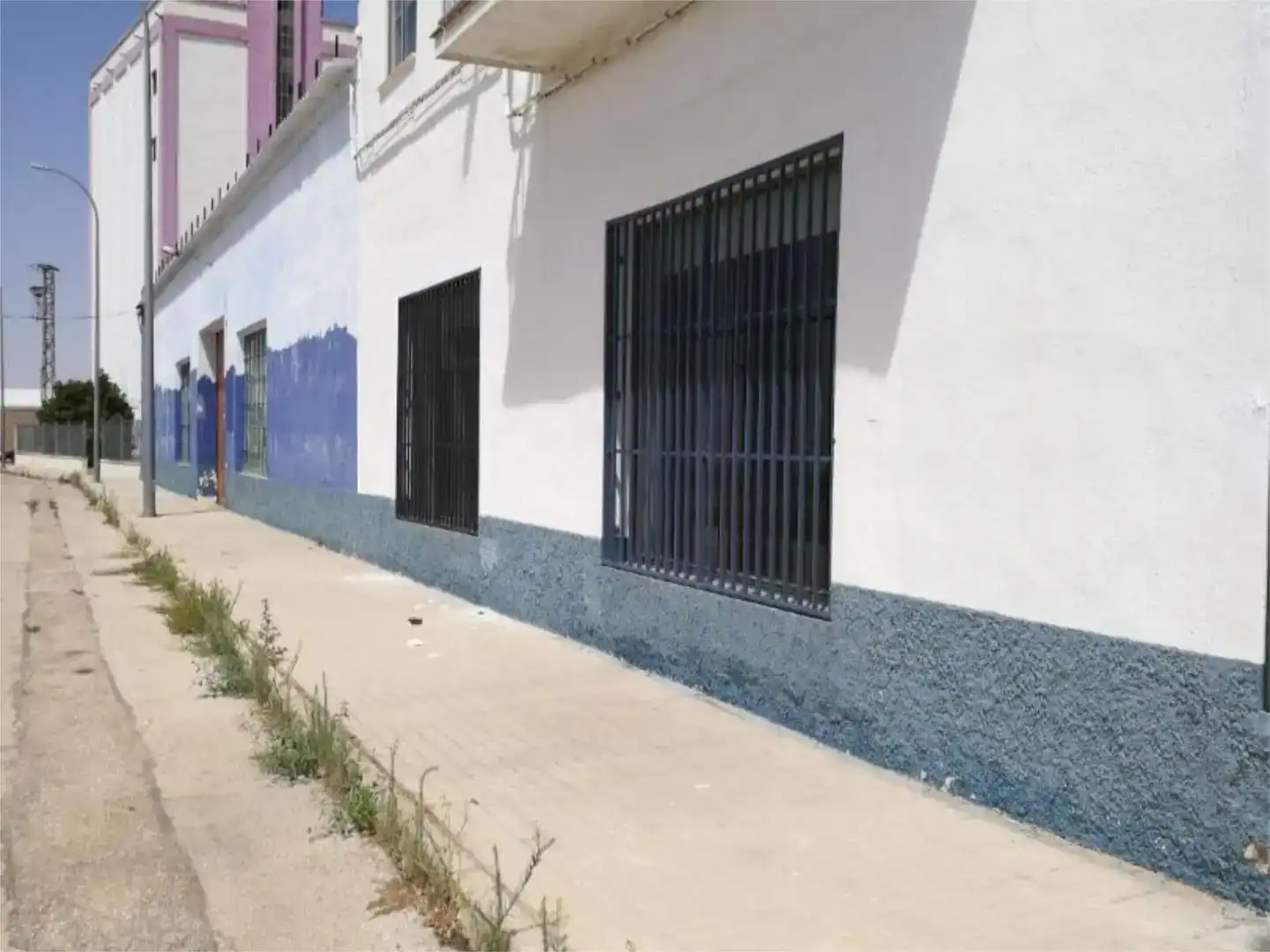 Vista exterior de Casa o xalet en venda en Las Pedroñeras    amb Aire condicionat i Balcó