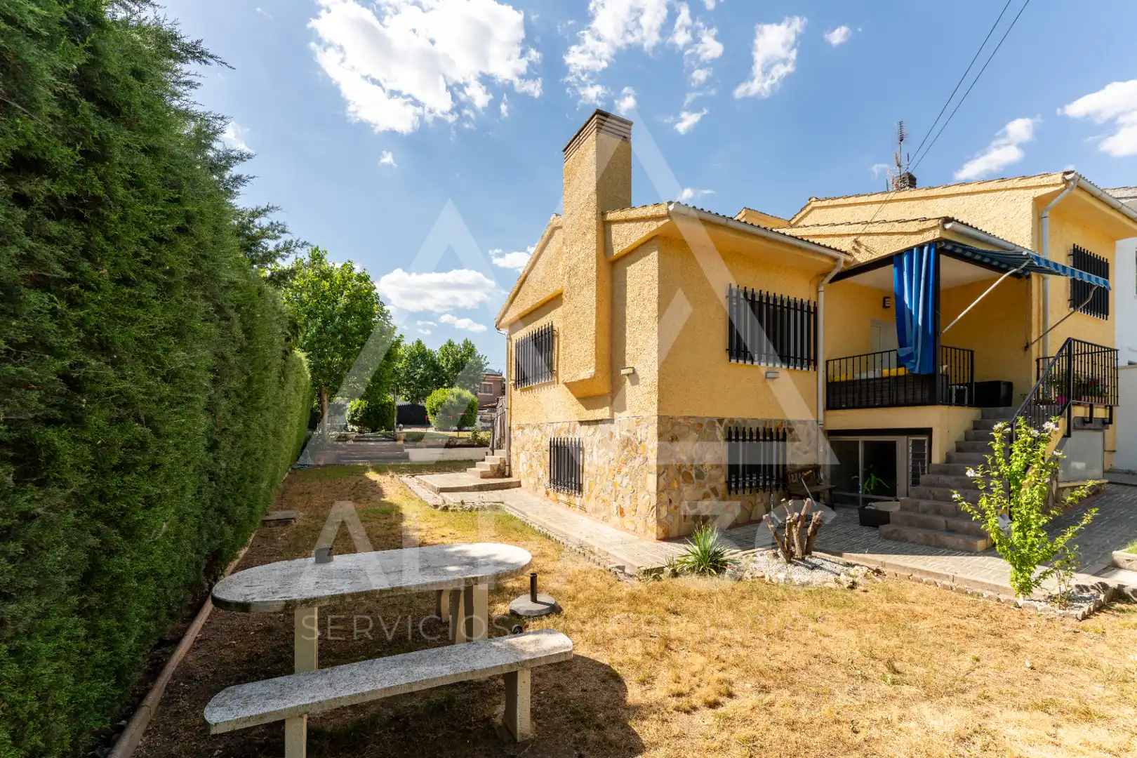 Jardí de Casa adosada en venda en Pedrezuela amb Jardí privat, Terrassa i Traster