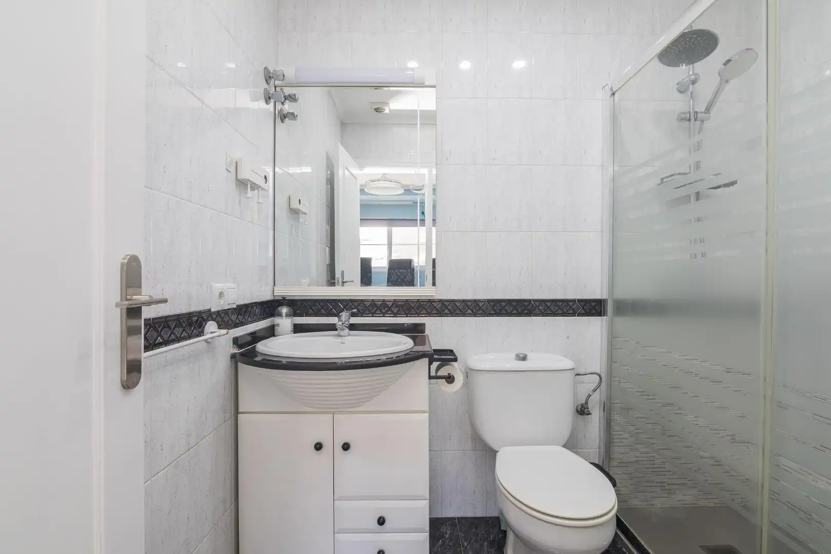 Bathroom of Detached homes for sale in Elche / Elx  with Air Conditioner, Heating and Private garden