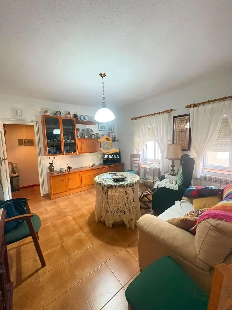 Piso con ascensor en venta en CRISANTEMOS, LOS