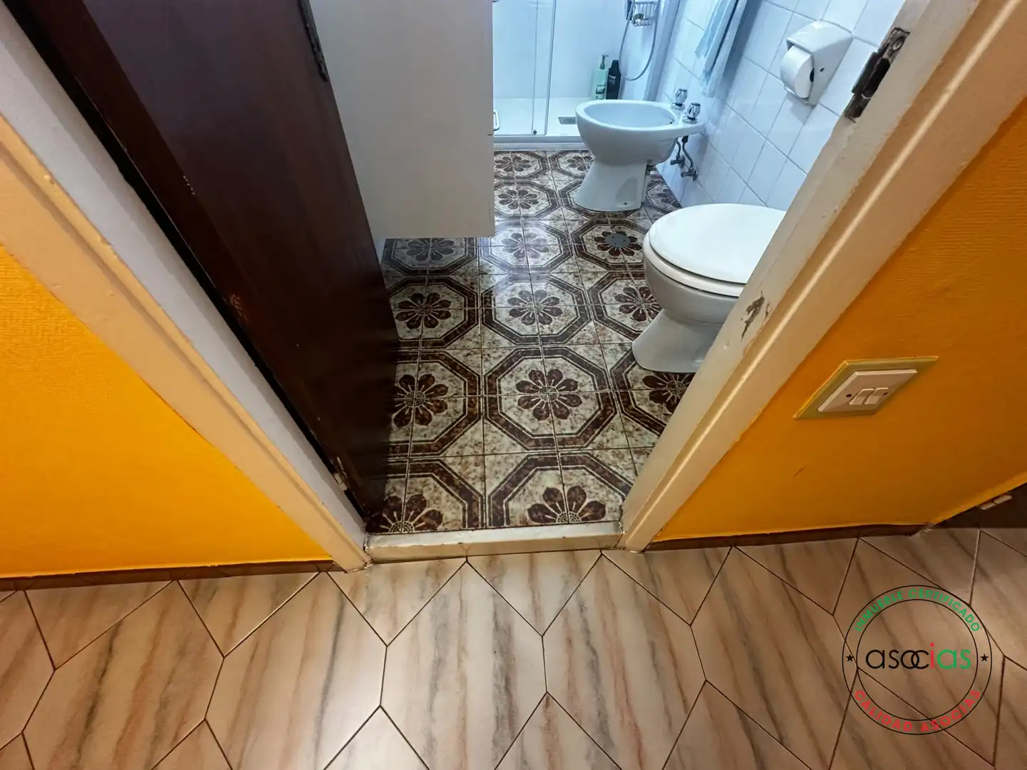 Bany de Pis en venda en Gijón  amb Calefacció i Parquet