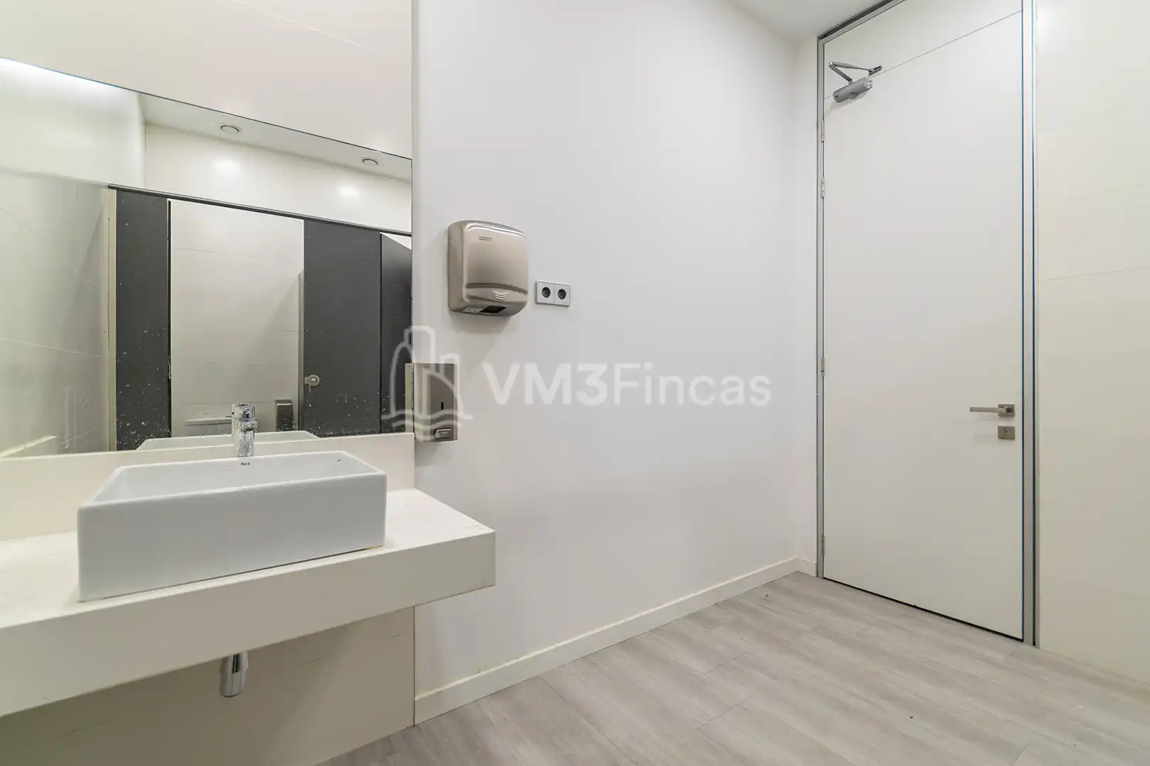 Badezimmer von Büro zur Miete in El Prat de Llobregat mit Klimaanlage, Heizung und Terrasse