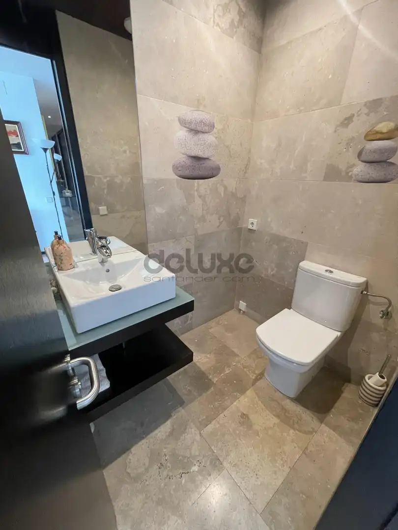Baño de Planta baja en venta en Santander con Calefacción, Jardín privado y Terraza