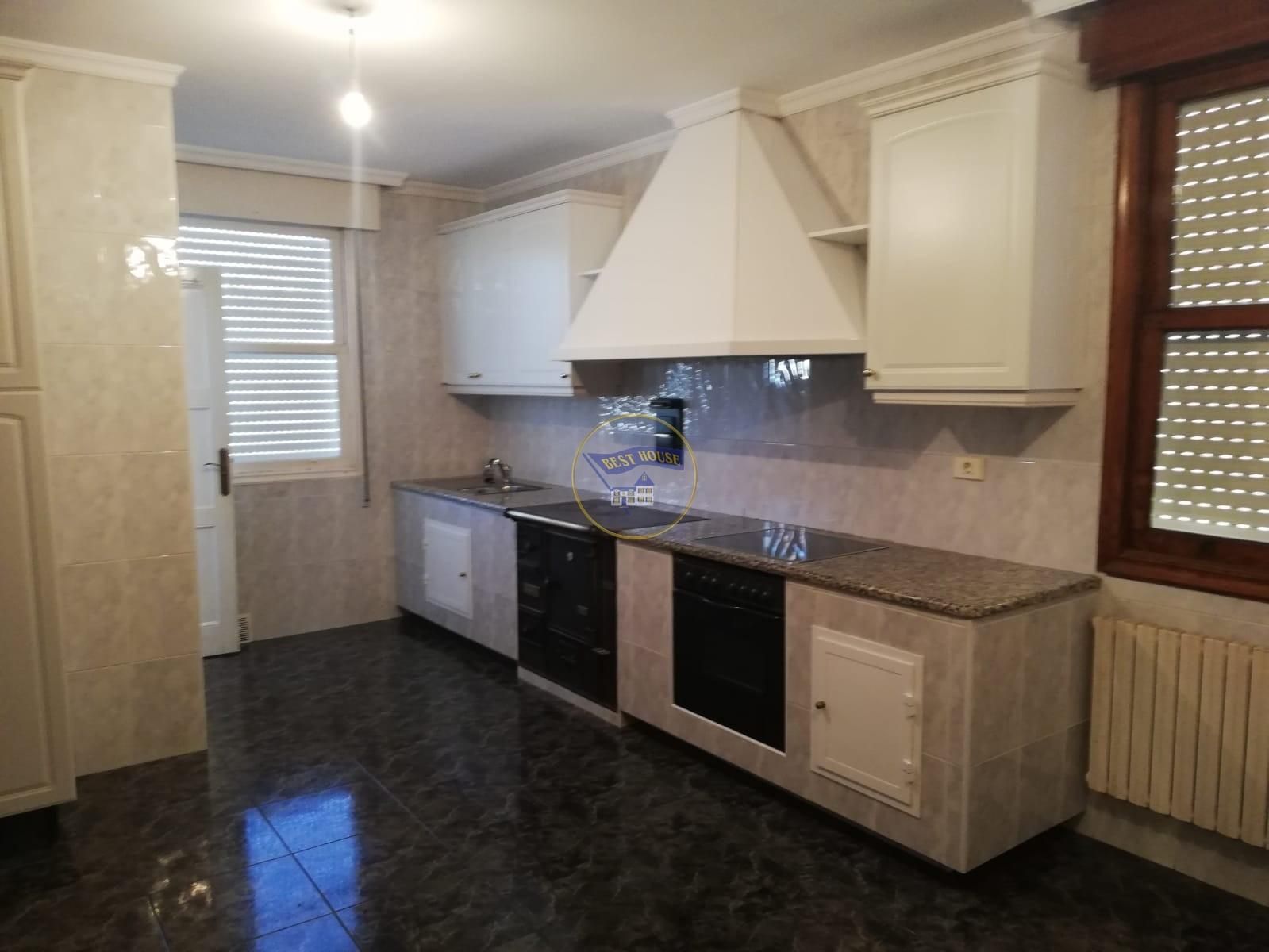 Kitchen of House or chalet for sale in Vigo   with Heating and Terrace