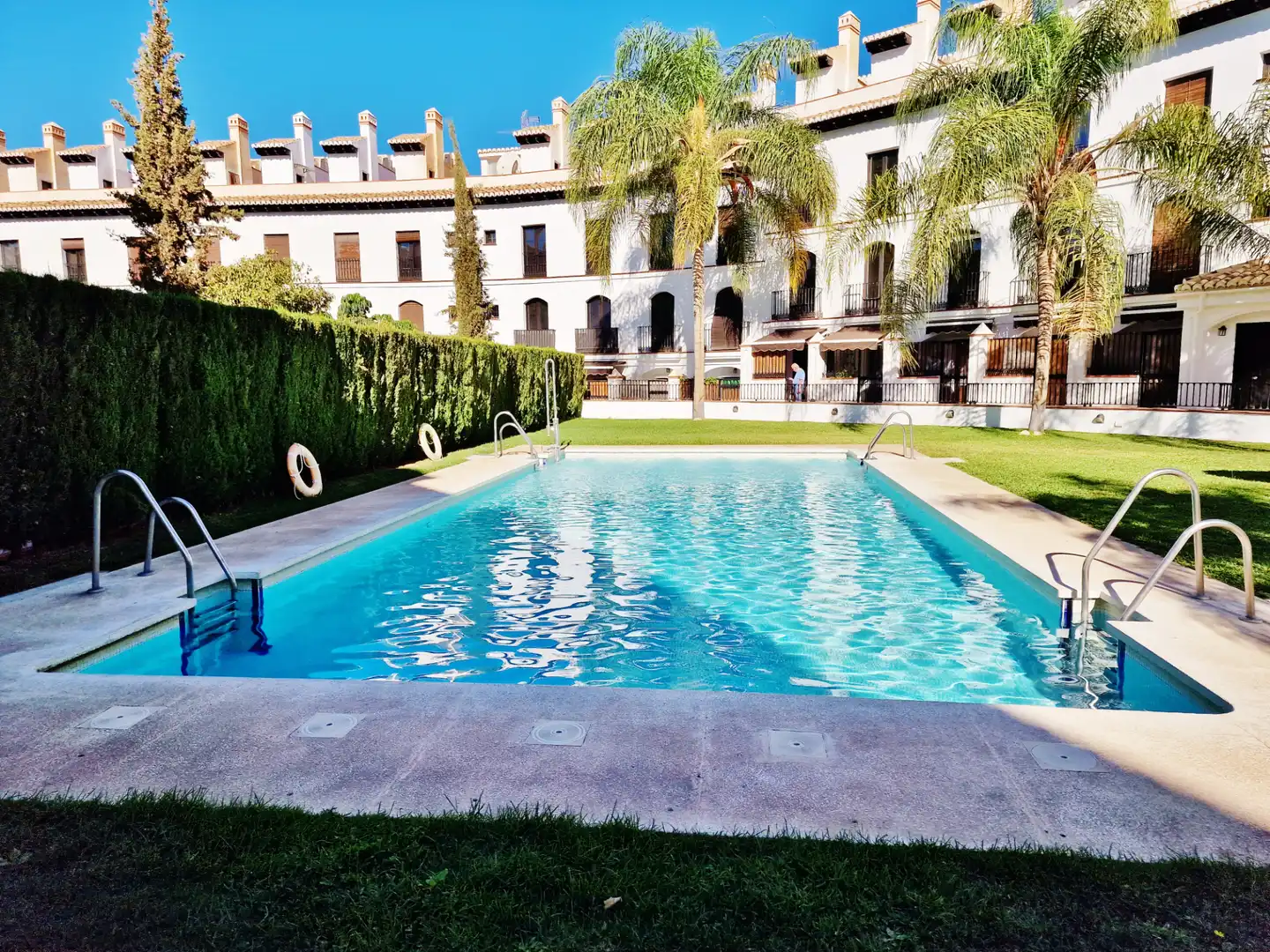 Jardí de Apartament en venda en Vélez de Benaudalla amb Moblat, Forn i Rentadora