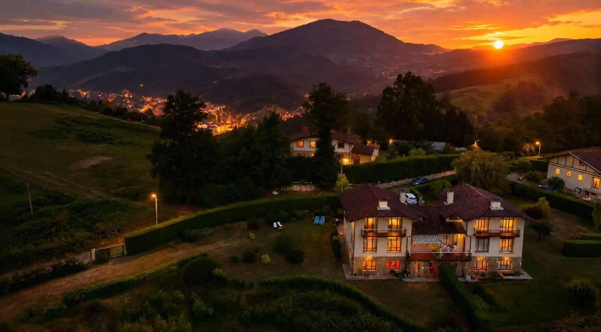 Vista exterior de Casa adosada en venta en Zalla  con Calefacción, Jardín privado y Terraza