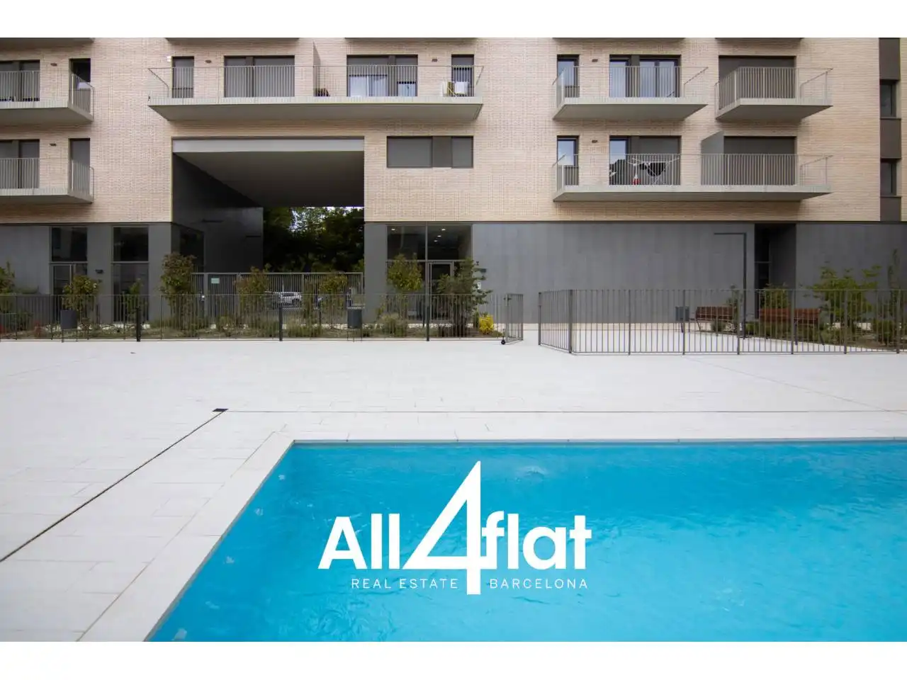 Schwimmbecken von Wohnung zur Miete in Barcelona mit Klimaanlage, Heizung und Parkett