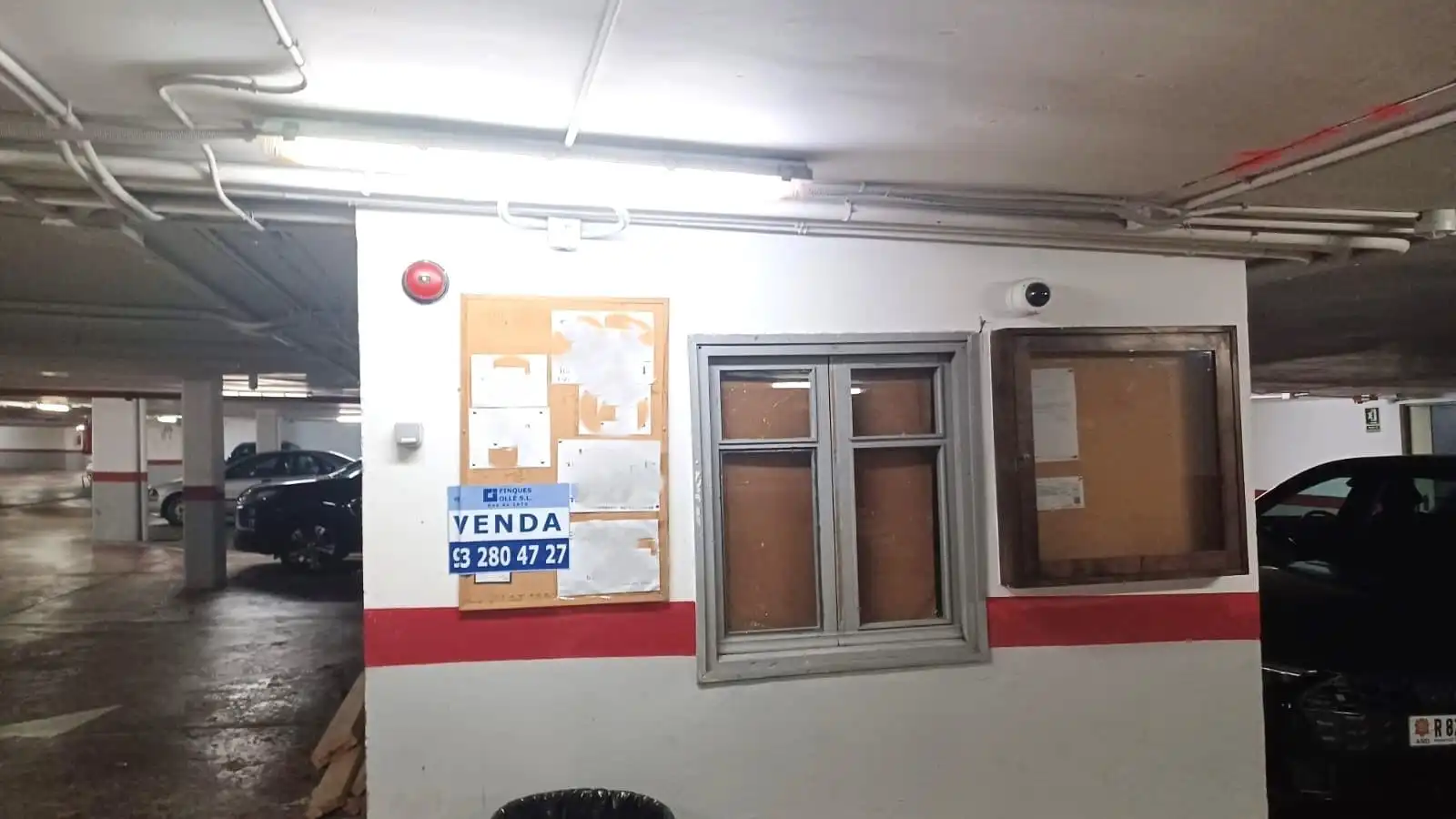 Außenansicht von Garage zum Verkauf in Barcelona