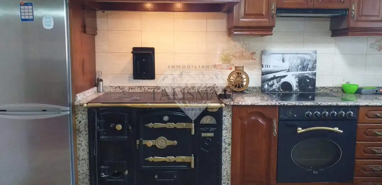 Cocina de Casa o chalet de alquiler en Vilagarcía de Arousa con Calefacción, Jardín privado y Terraza