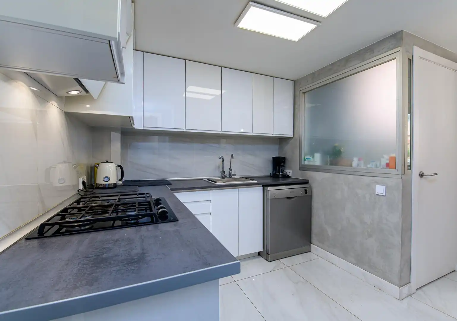 Cocina de Dúplex en venta en  Palma de Mallorca con Aire acondicionado, Calefacción y Jardín privado