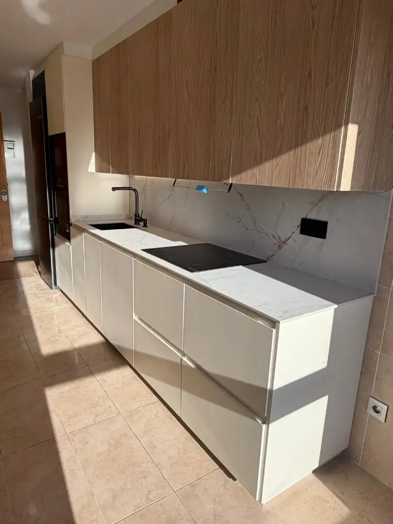 Küche von Wohnung zum Verkauf in A Illa de Arousa  mit Heizung, Parkett und Ofen