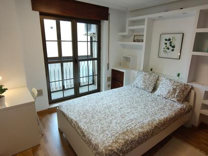 Bedroom of Flat to rent in Salamanca Capital  with Air Conditioner and Balcony