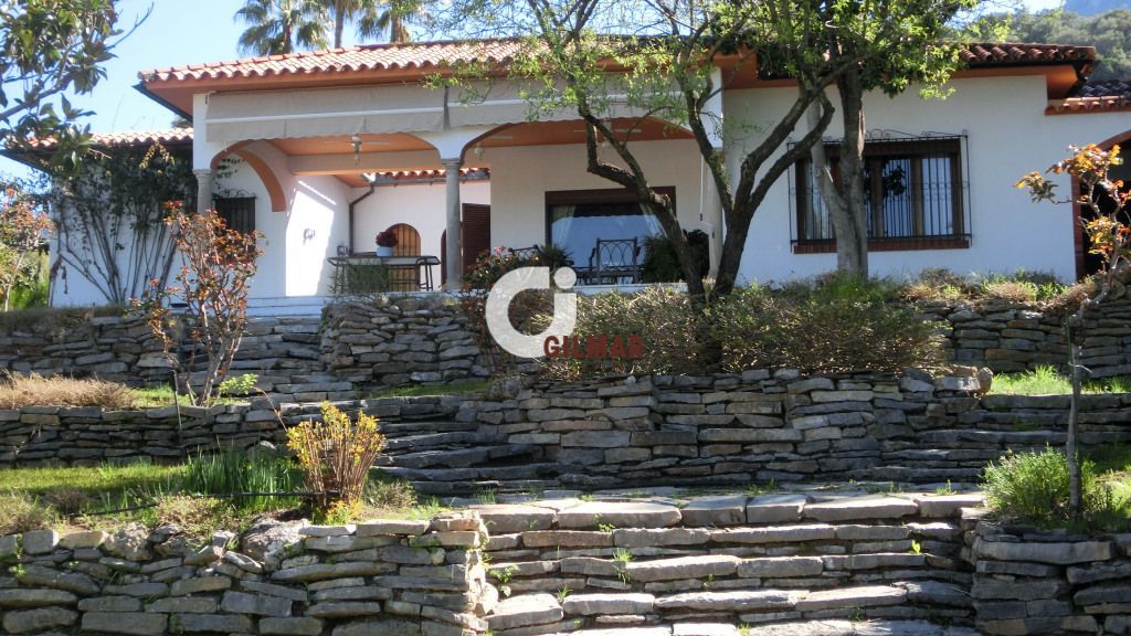 Exterior view of House or chalet for sale in El Bosque  with Air Conditioner, Heating and Private garden