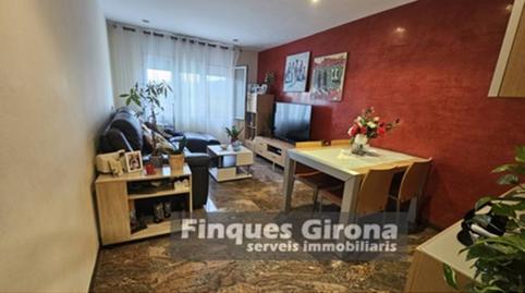 Foto 2 de Pis en venda a Llevant, Medinyà, Girona