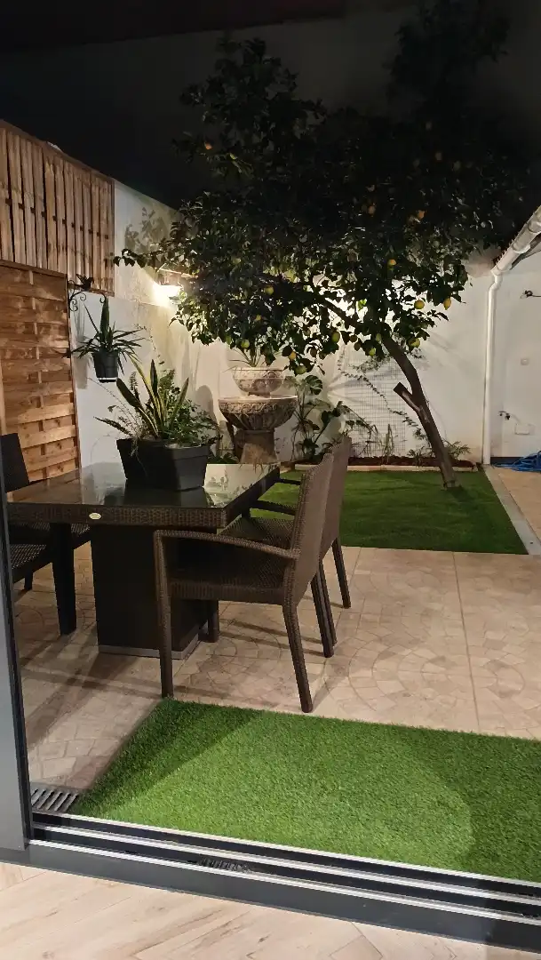 Terrasse von Erdgeschoss zum Verkauf in Mataró mit Klimaanlage, Heizung und Privatgarten
