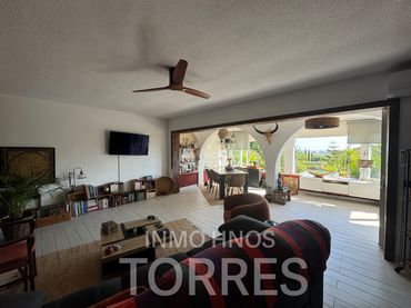 Detached house with balcony for sale in Carretera de ľ Estación