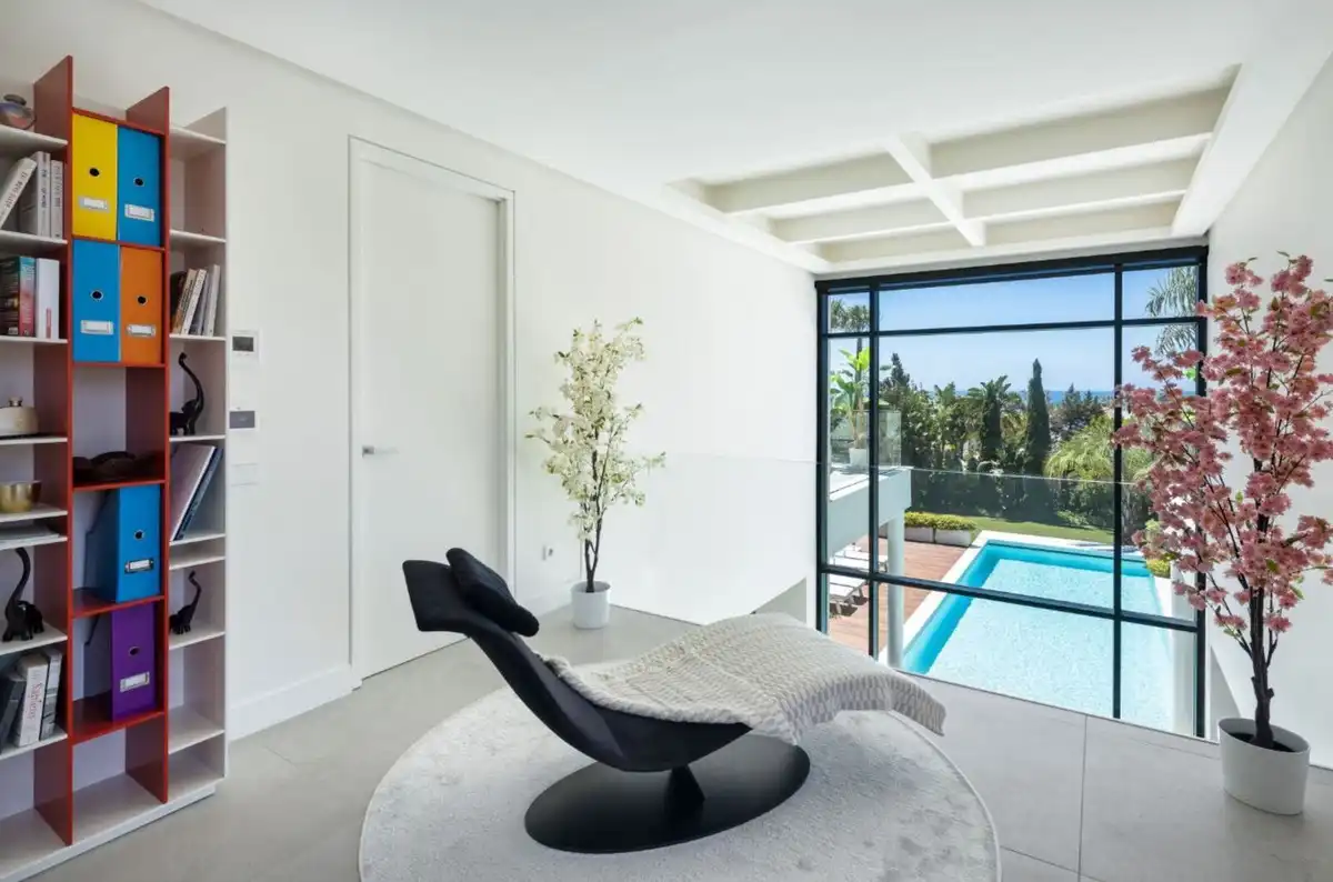 Sala de estar de Casa o chalet en venta en Marbella con Aire acondicionado, Jardín privado y Terraza