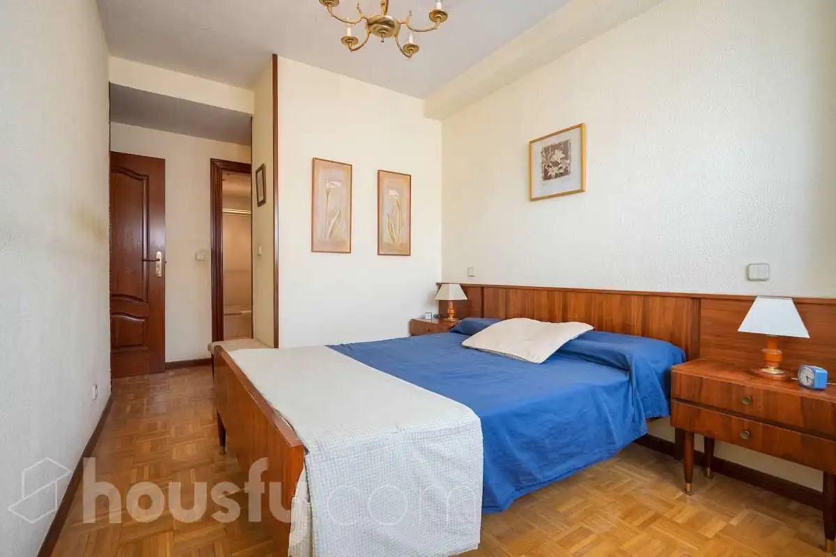 Dormitori de Pis en venda en Madrid amb Aire condicionat, Calefacció i Jardí privat