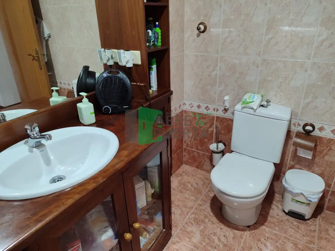 Bathroom of Duplexes for sale in Ourense Capital   with Heating, Parquet flooring and Storage room
