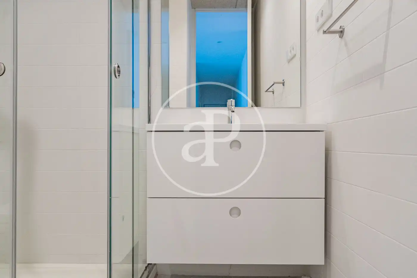 Baño de Piso de alquiler en Madrid con Aire acondicionado, Calefacción y Jardín privado
