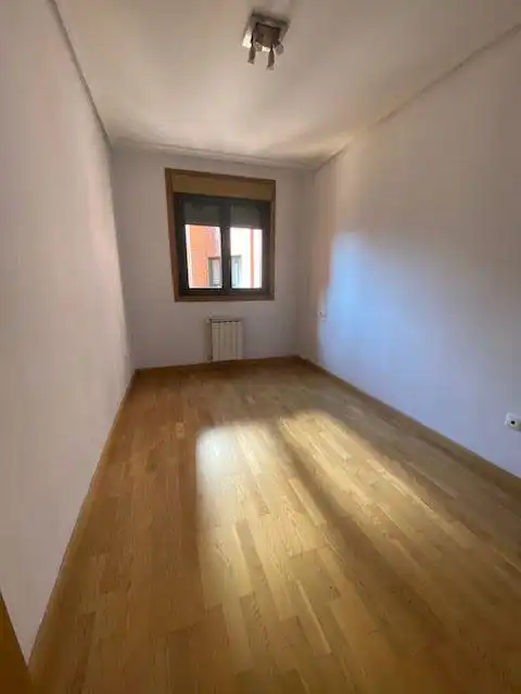 Piso en venta en HUCA - La Cadellada