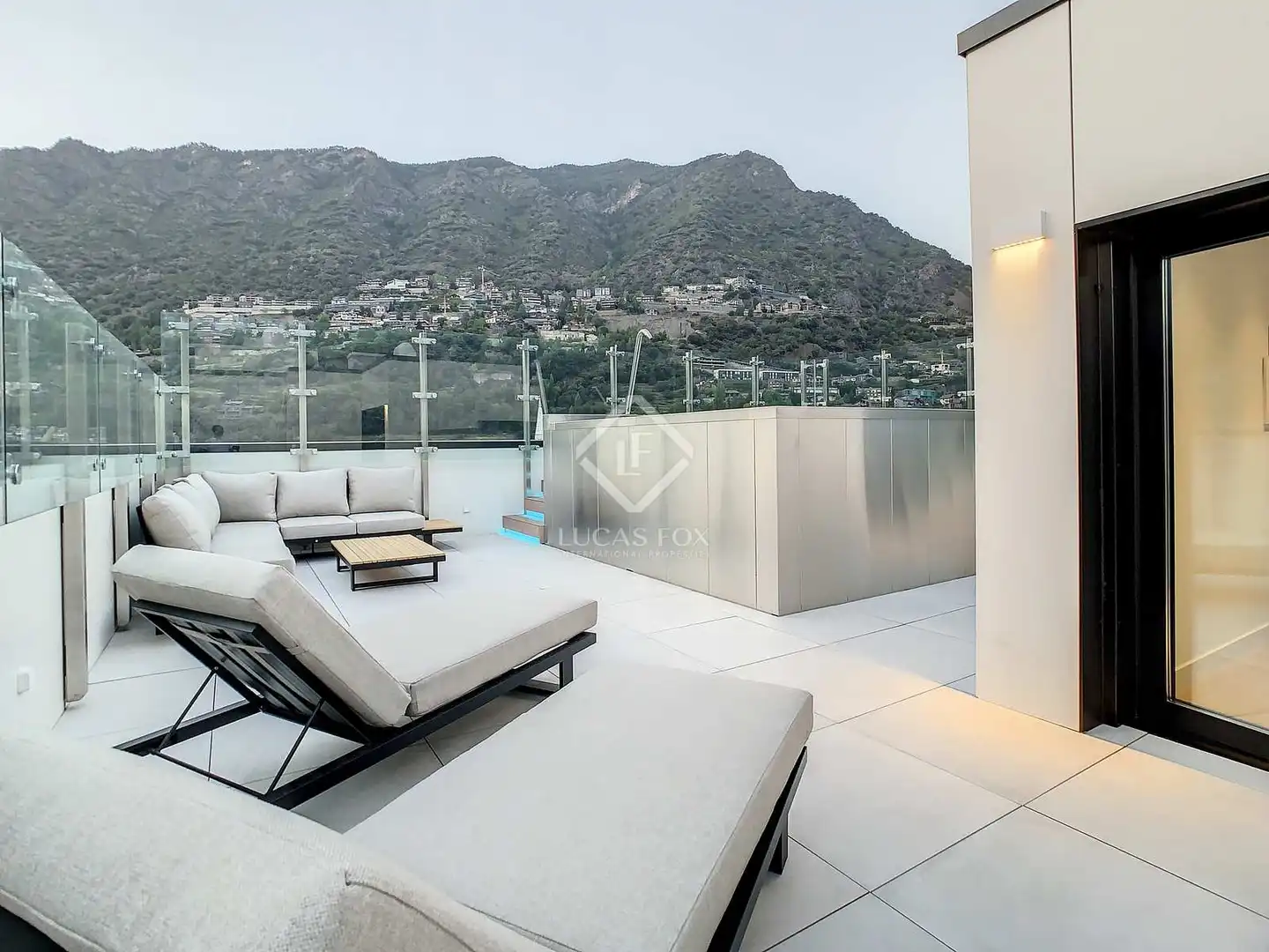 Terrace of Attic for sale in Madrid  with Air Conditioner, Heating and Terrace
