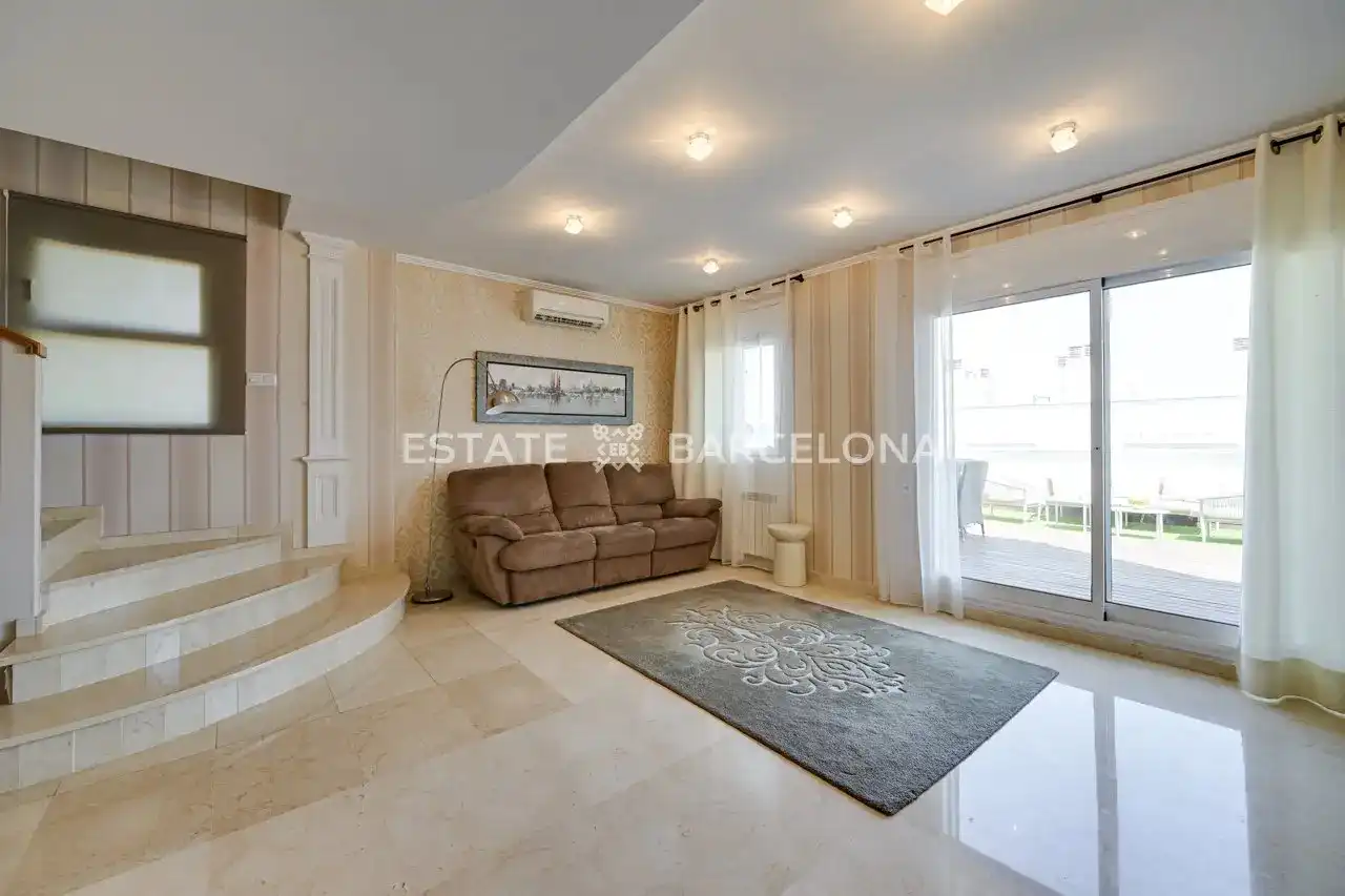 Sala d'estar de Casa adosada en venda en Lloret de Mar amb Aire condicionat, Calefacció i Terrassa