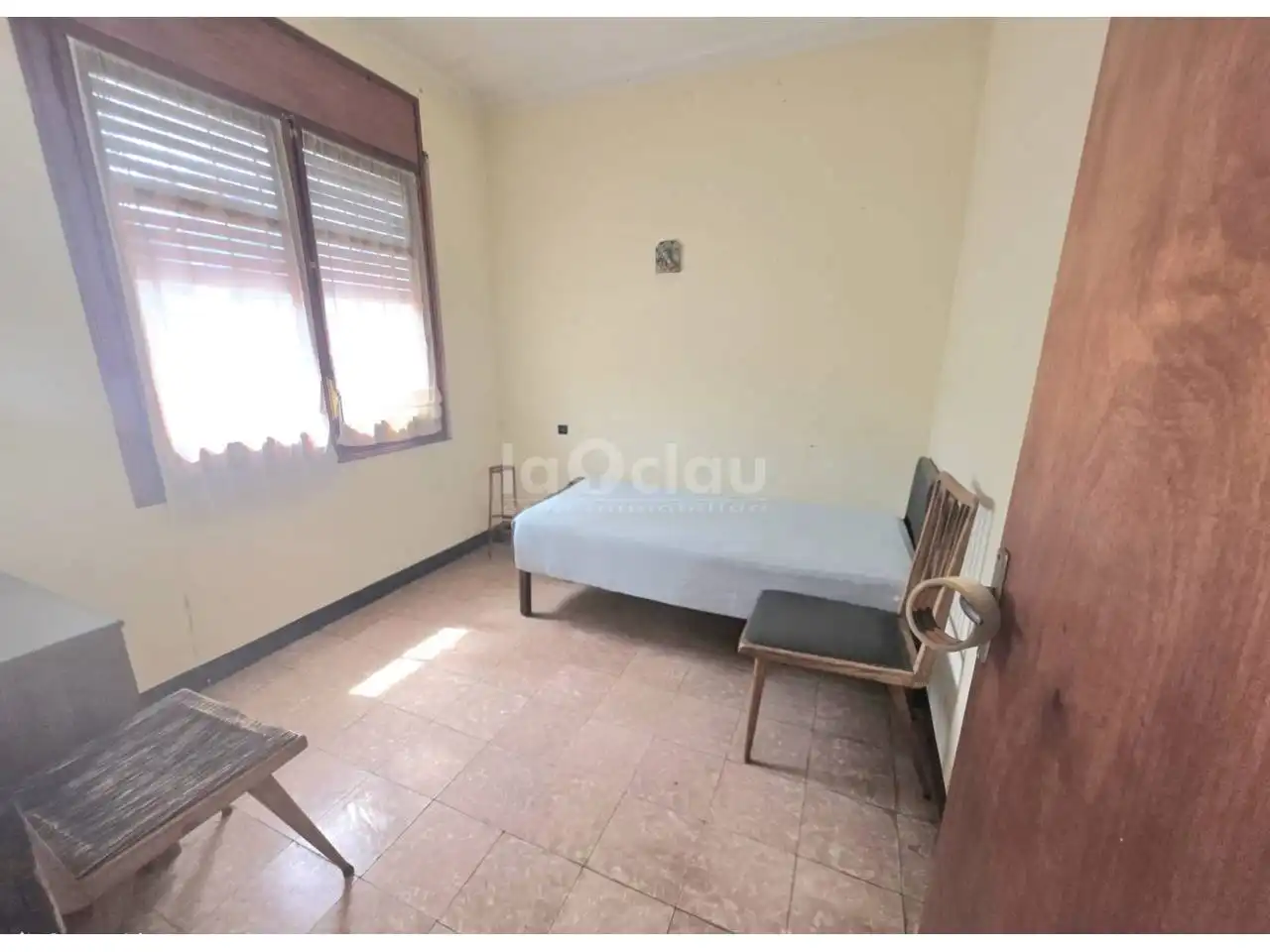 Dormitori de Casa adosada en venda en Tona amb Jardí privat, Terrassa i Moblat