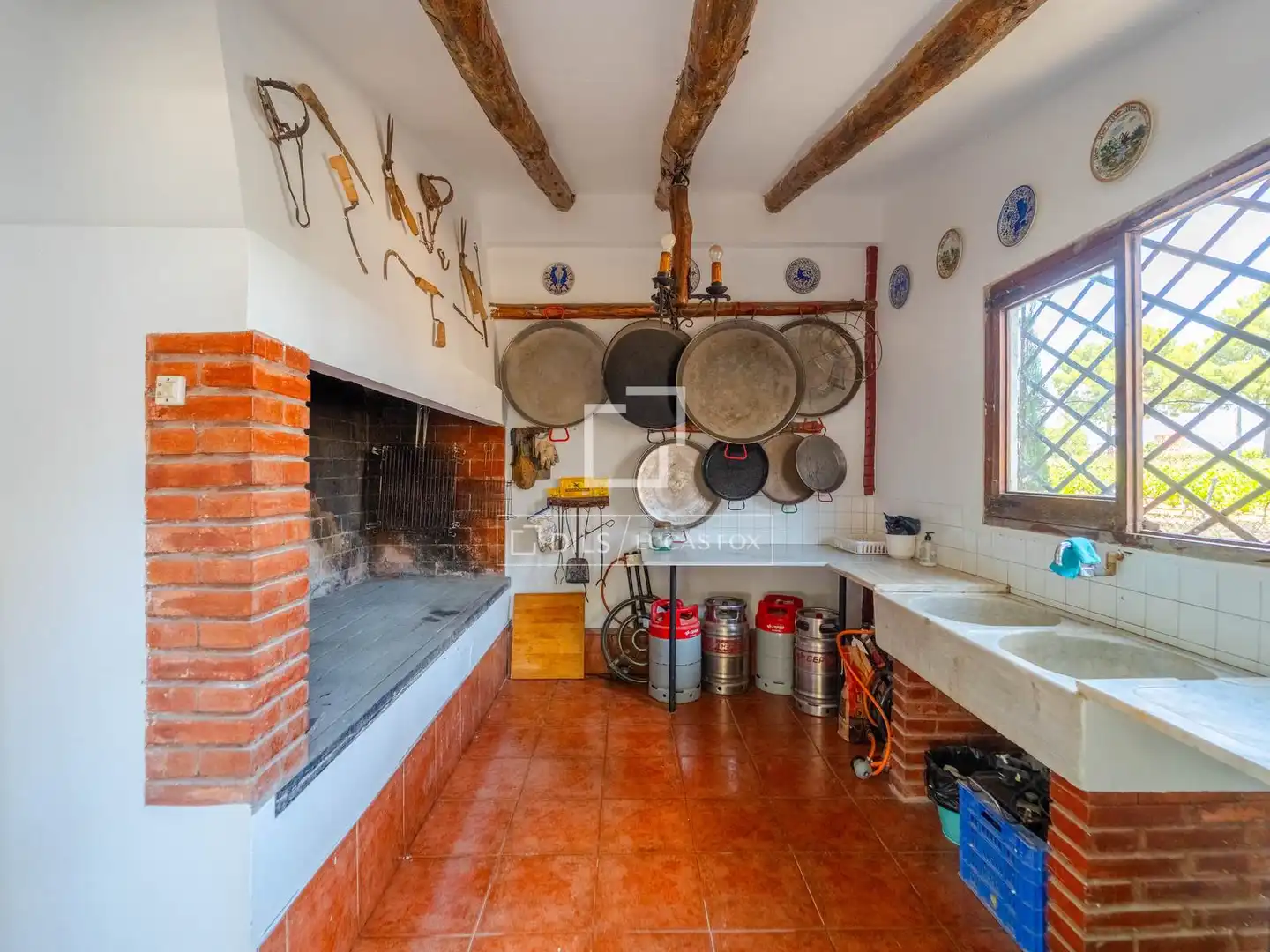 Cuina de Finca rústica en venda en Requena amb Calefacció, Jardí privat i Terrassa