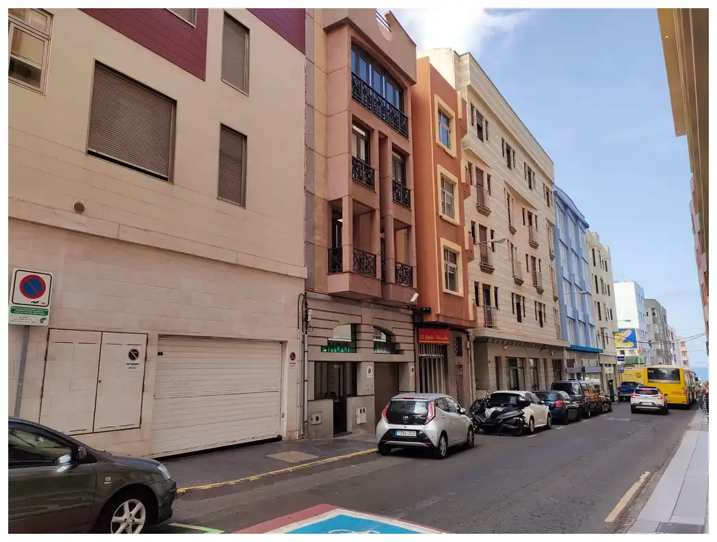 Vista exterior de Piso de alquiler en Las Palmas de Gran Canaria con Amueblado