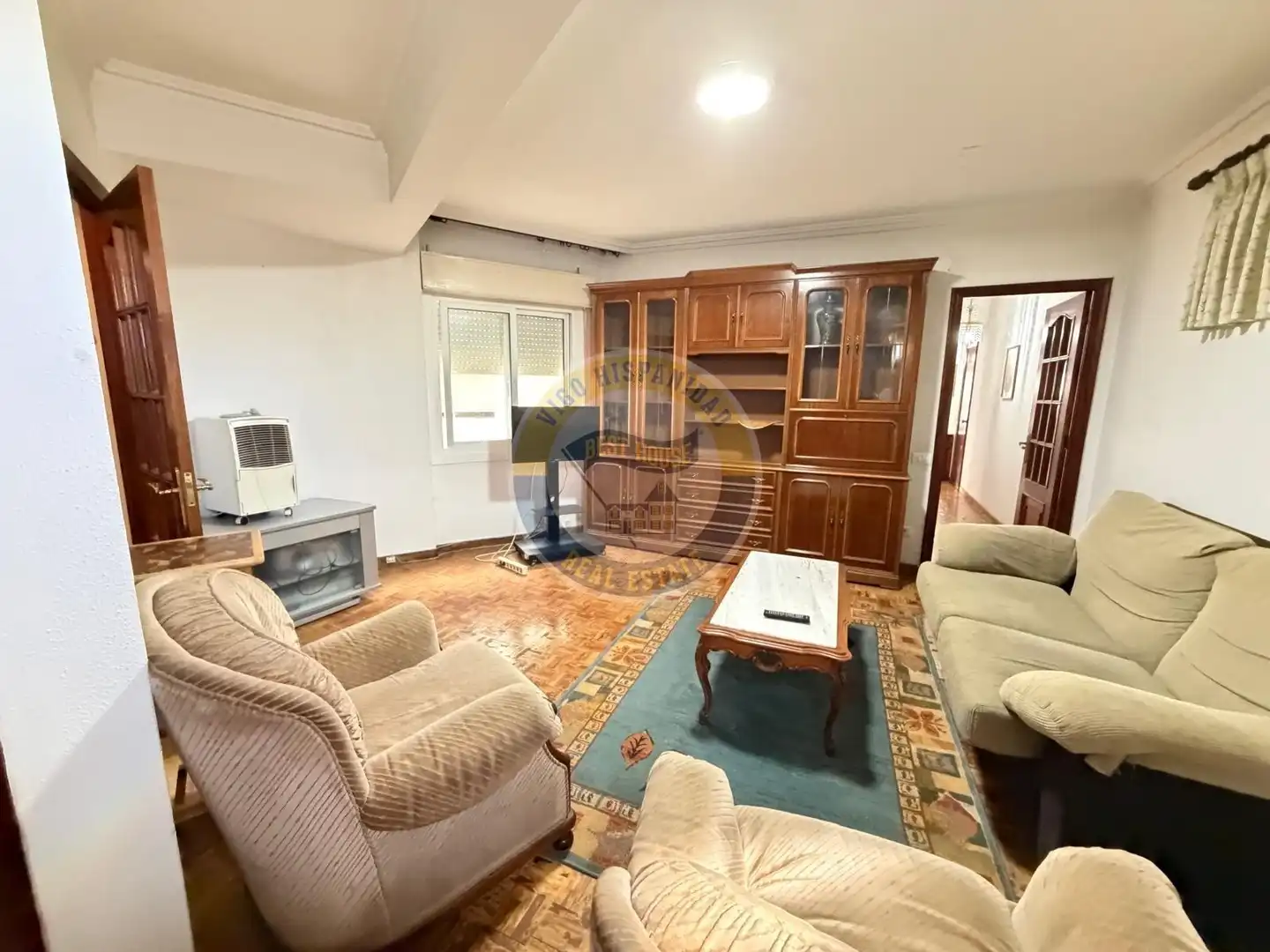 Sala de estar de Piso de alquiler en Vigo  con Calefacción, Parquet y Amueblado