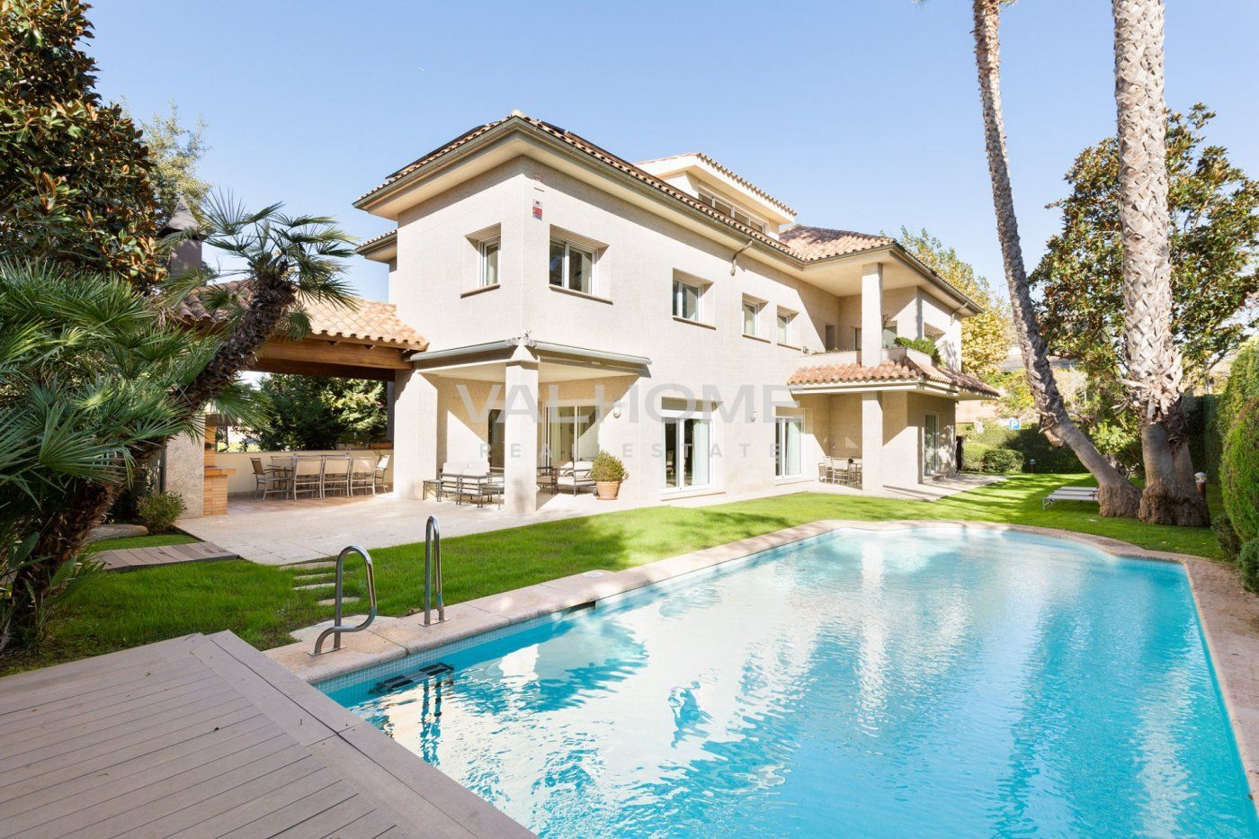 Vista exterior de Casa o chalet en venta en Sant Cugat del Vallès con Aire acondicionado, Calefacción y Jardín privado