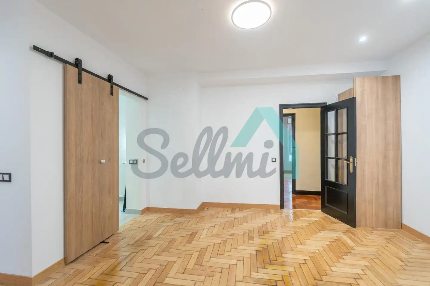 Habitación de Piso en venta en Oviedo  con Calefacción, Parquet y Terraza