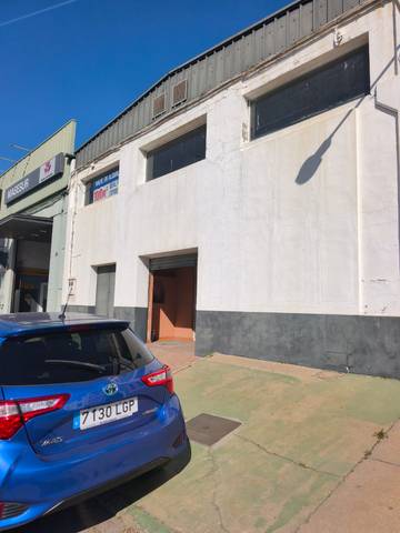 Nave industrial en Venta en Polígono Tartesos en Nuevo Parque - Los Rosales - Tráfico Pesado