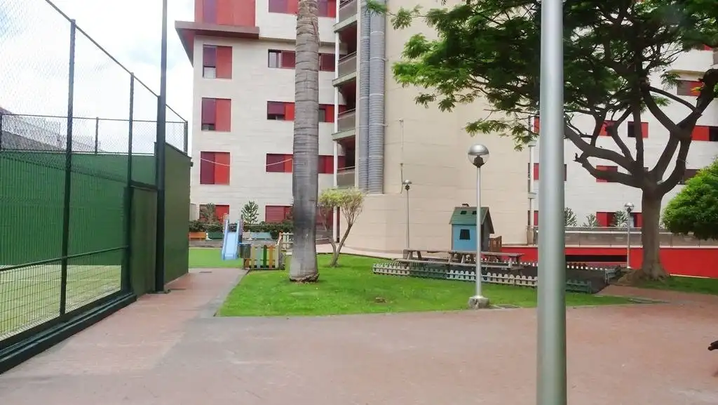 Parkplatz von Wohnung zur Miete in Las Palmas de Gran Canaria mit Privatgarten, Terrasse und Möbliert