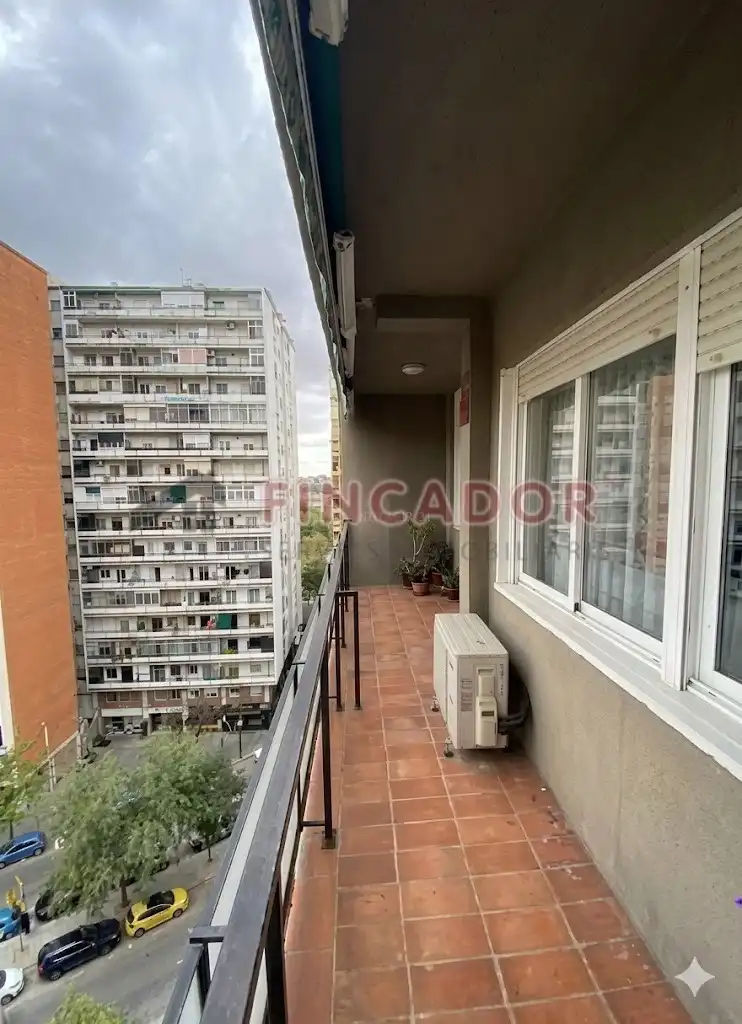 Pis amb terrassa en venda a Carrer del Pont del Treball Digne, imagen 3