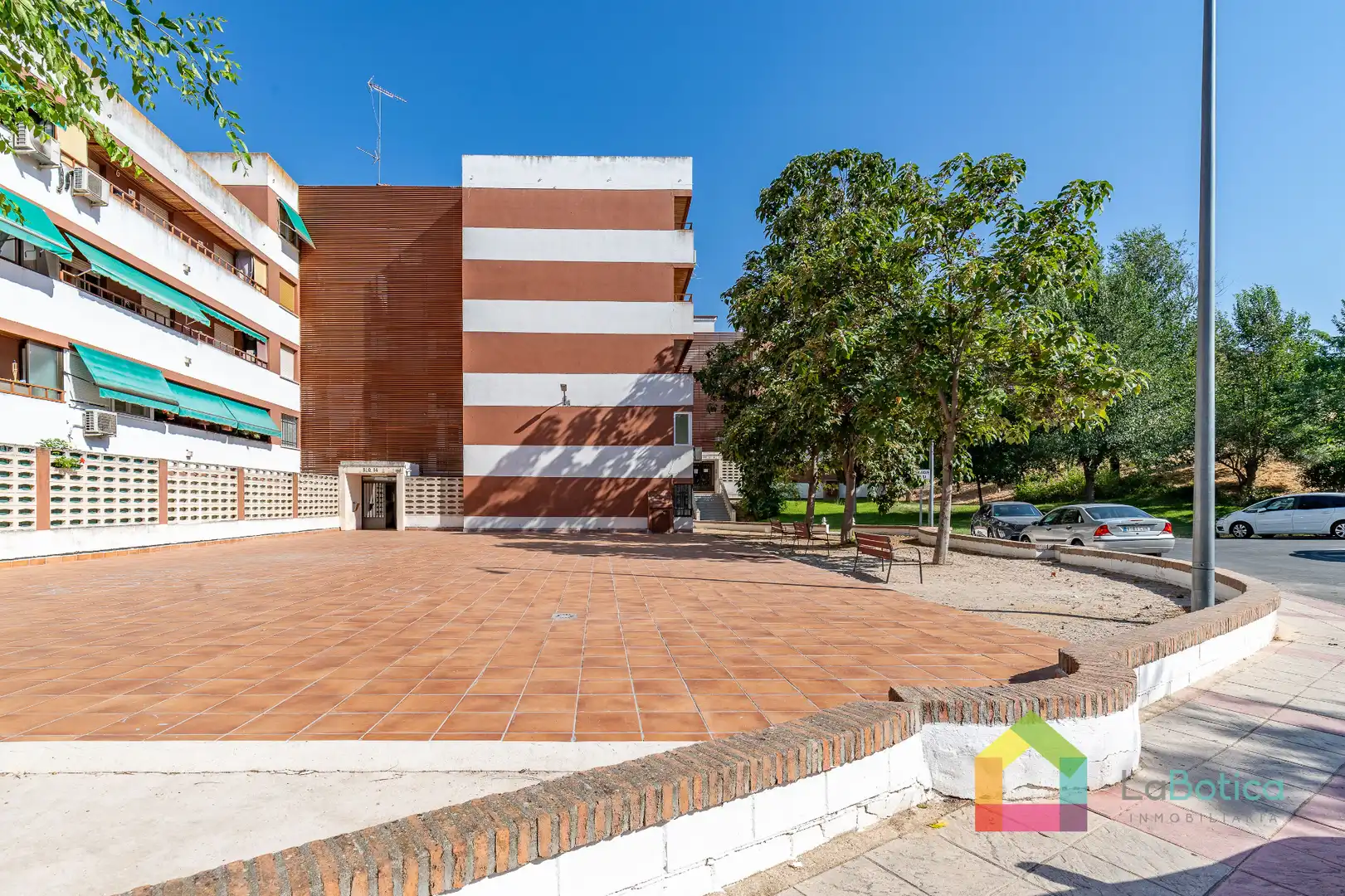 Vista exterior de Piso en venta en Olías del Rey con Aire acondicionado, Calefacción y Piscina comunitaria