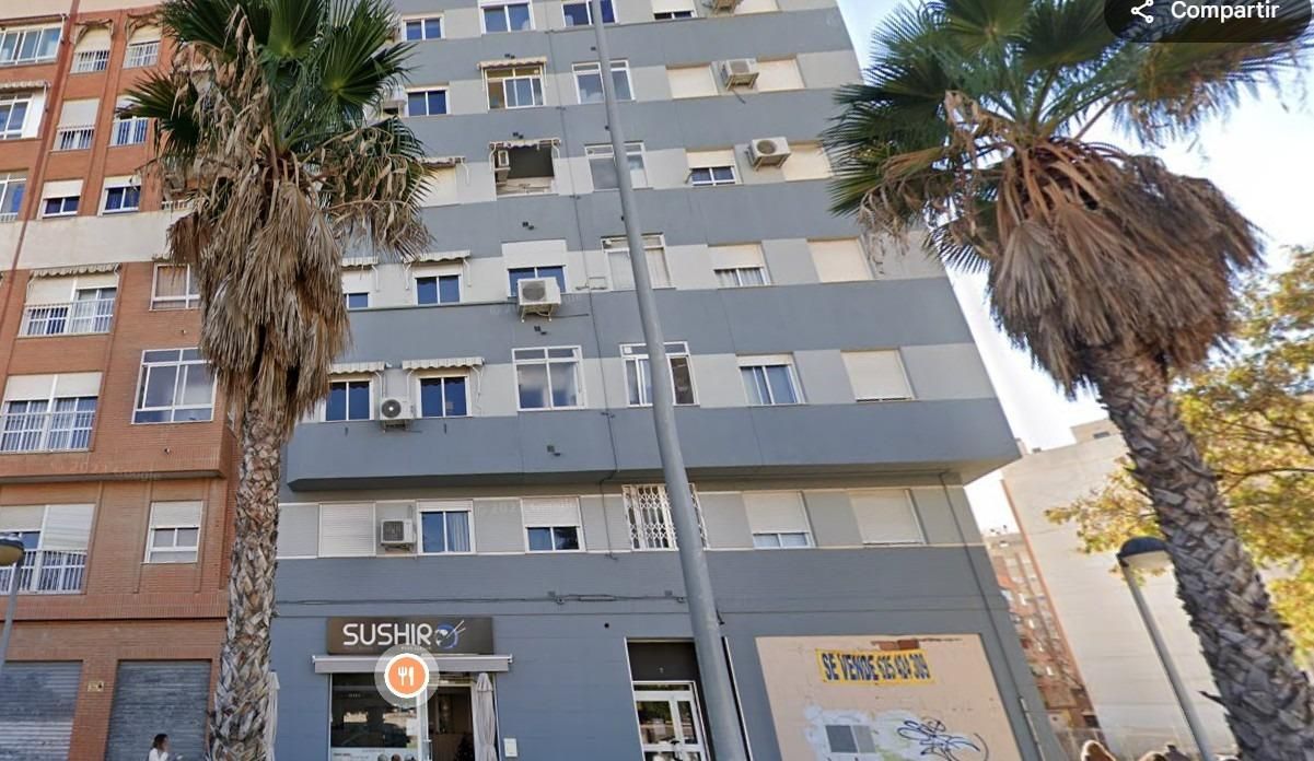 Vista exterior de Piso en venta en Alicante / Alacant con Terraza y Alarma