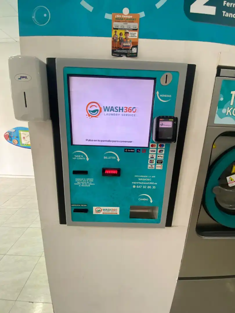 Parking de Local en traspaso en Salou con Amueblado