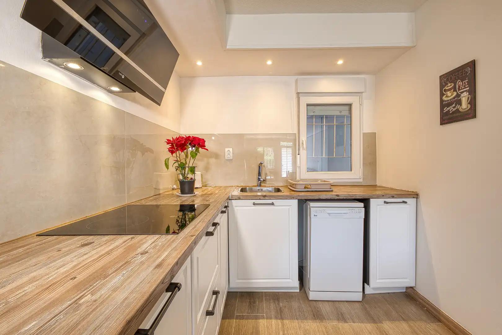 Kitchen of Flat for rent in El Campello  with Air Conditioner, Heating and Private garden
