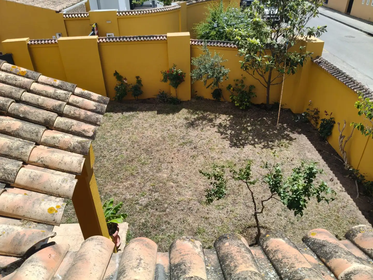 Jardí de Casa adosada en venda en Puerto Real amb Aire condicionat, Calefacció i Jardí privat