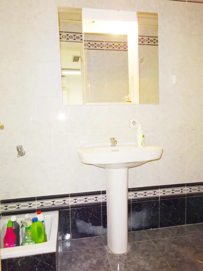Bathroom of Commercial properties for sale in El Viso del Alcor  with Air Conditioner