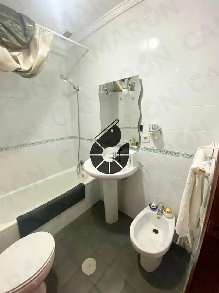 Baño de Casa adosada en venta en Bormujos con Aire acondicionado, Terraza y Trastero