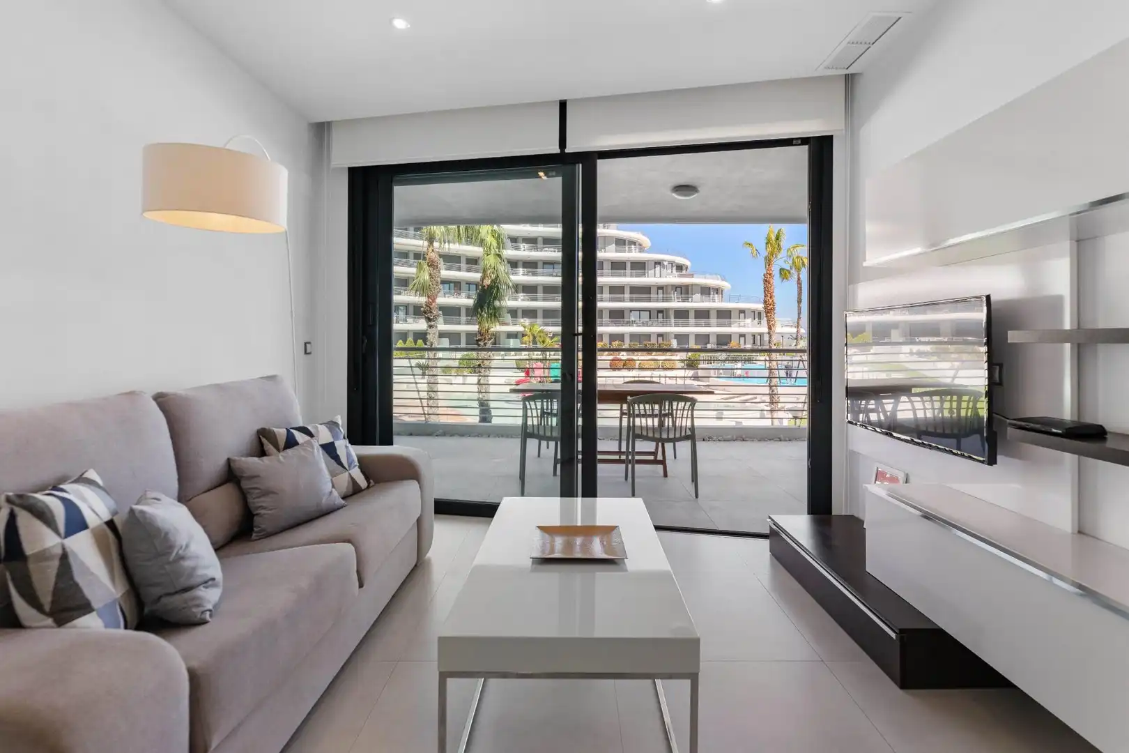 Sala d'estar de Apartament en venda en Elche / Elx amb Aire condicionat, Calefacció i Jardí privat
