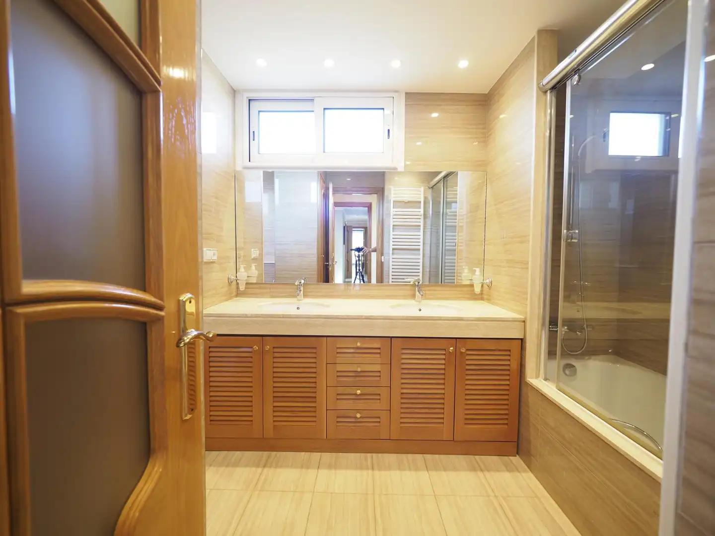 Bathroom of Houses for sale in Vilamalla  with Air Conditioner, Heating and Private garden