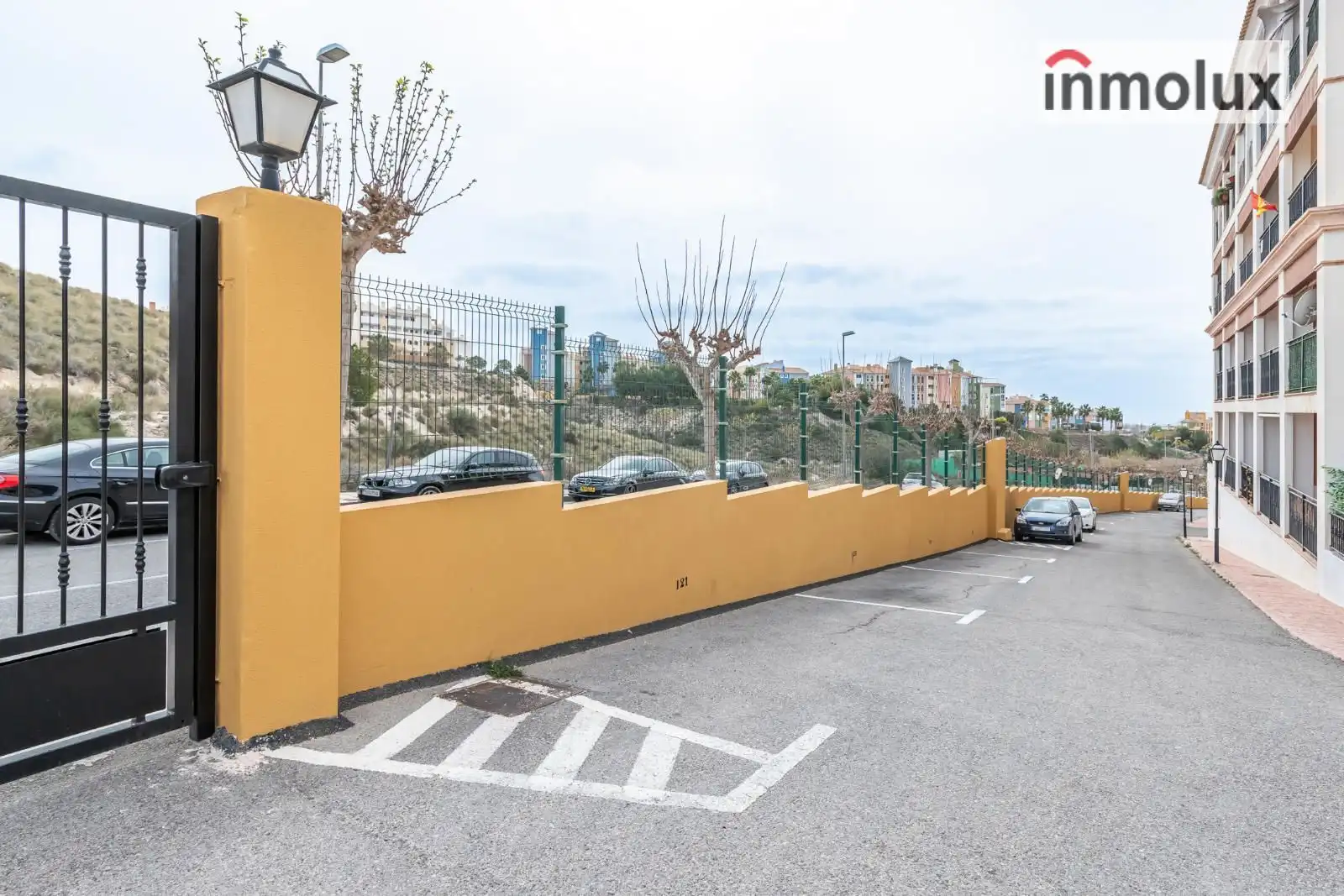 Parkplatz von Wohnung zur Miete in Mutxamel mit Klimaanlage, Heizung und Terrasse