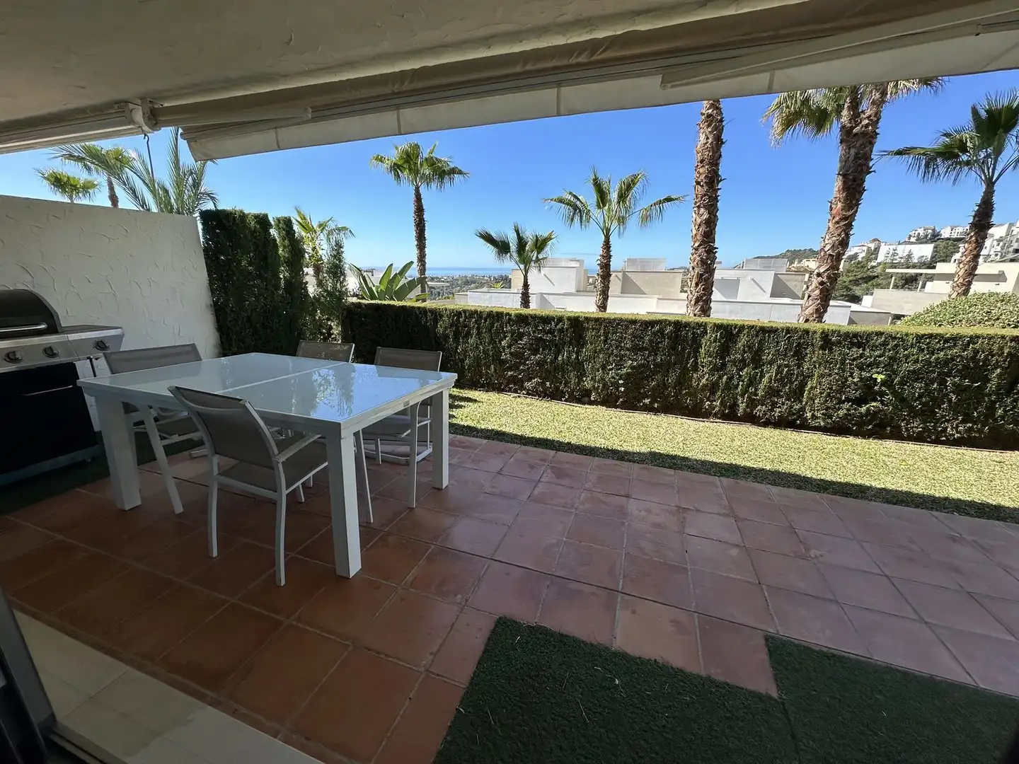 Terrasse von Wohnung zum Verkauf in Benahavís mit Terrasse, Abstellraum und Alarm