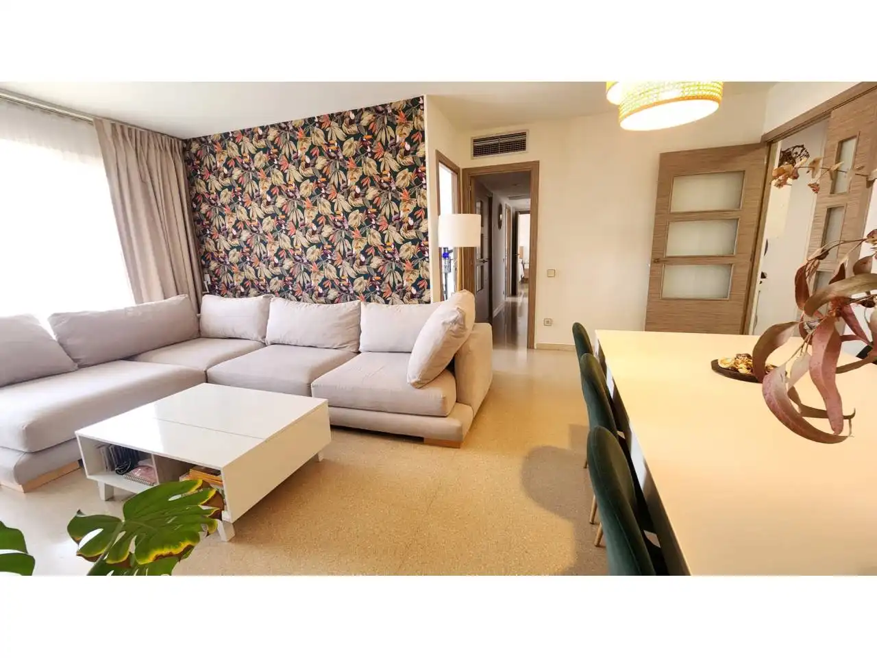 Sala de estar de Piso en venta en Terrassa con Aire acondicionado, Calefacción y Trastero
